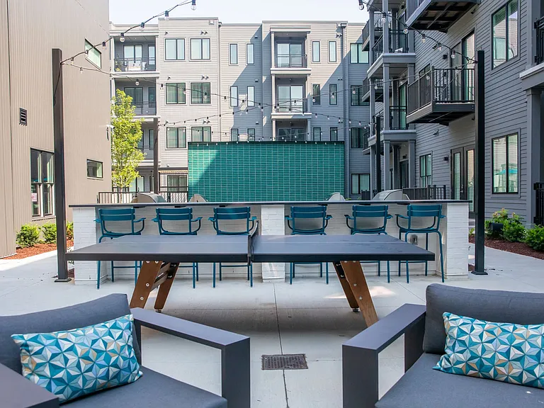The Hamilton and Hume House Apartments — Photo 32