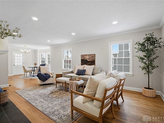 5th image of 726 Acorn Dr