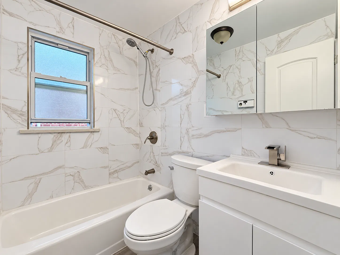 2 bed, 720 sqft, $2,700 — Photo 4