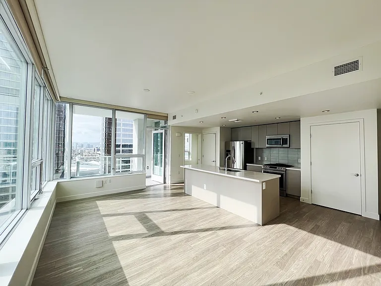 1133 S Hope St — Photo 9