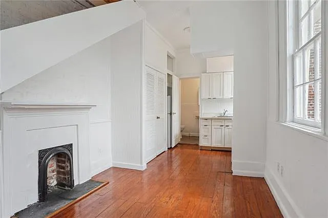 732 Burgundy St #C — Photo 4