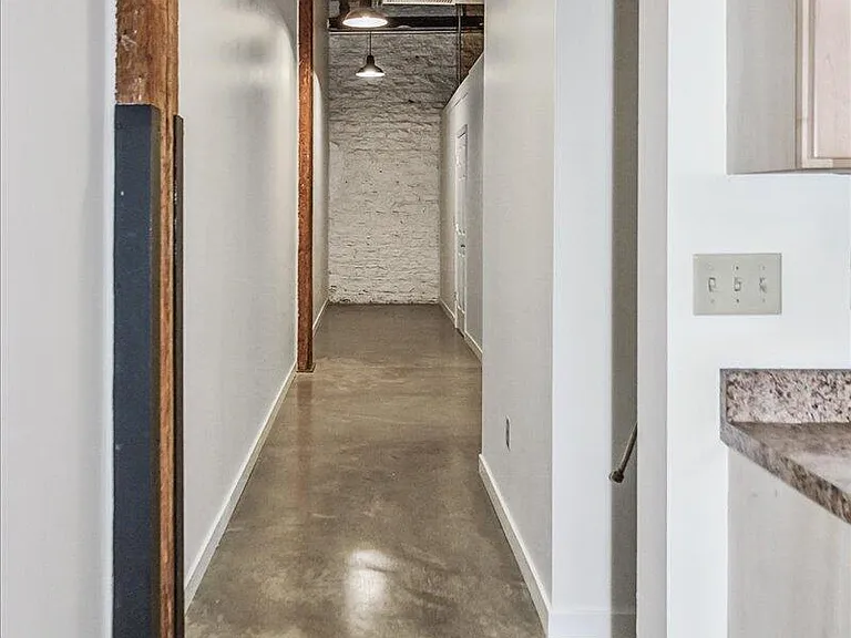 585 S Upper St #114 — Photo 6