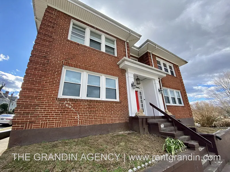 202 Elm Avenue - A3 — Photo 3