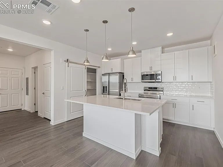 2252 Arikaree Hts #303 — Photo 4