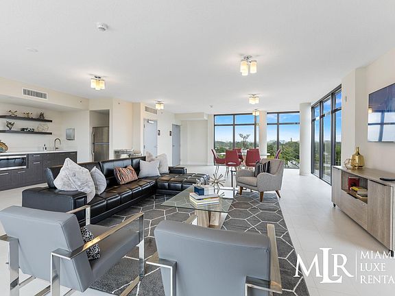 5th image of 3900 NW 7th St #808