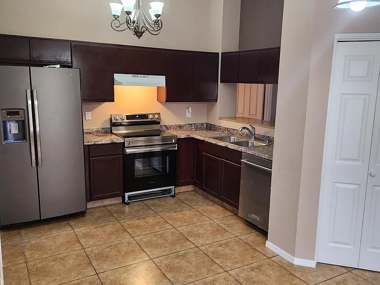 8952 W Indianola Ave — Photo 4