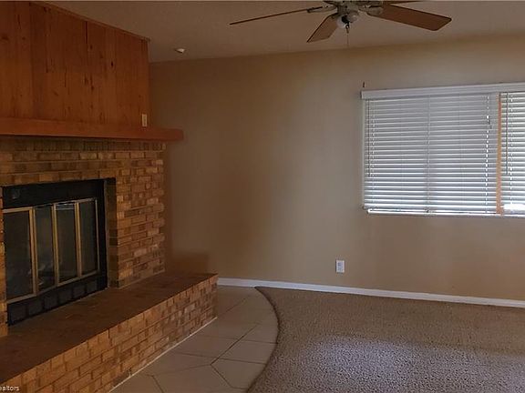 3rd image of 2851 Lakeview Dr