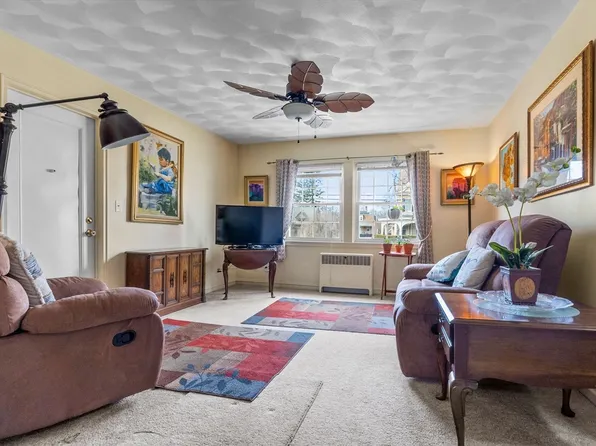 180 S Main St #9, Attleboro, MA 02703