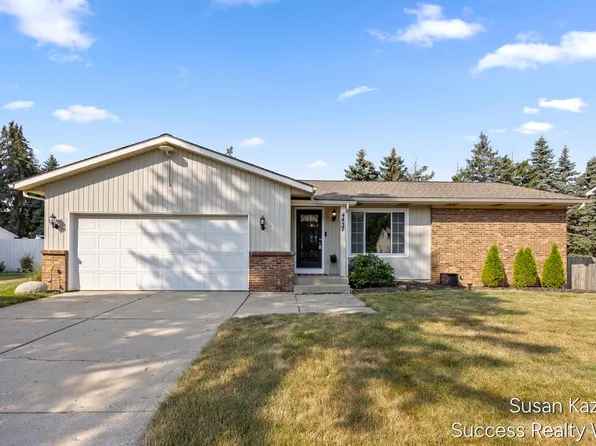 4437 Forest Park Dr SW, Wyoming, MI 49519