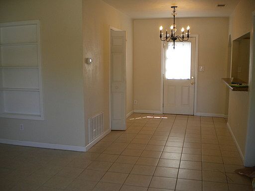 3rd image of 2407 W Jackson St