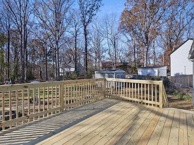 114 Hilary Pl — Photo 10