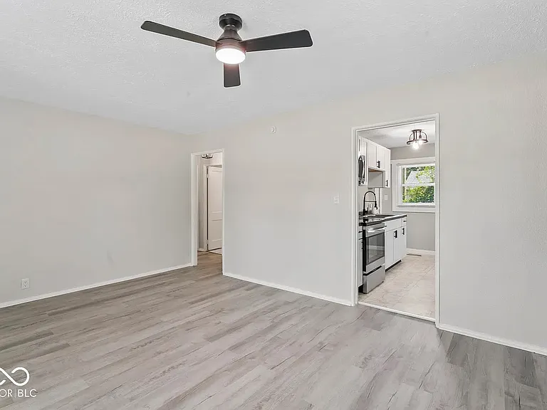 2257 N Tibbs Ave — Photo 6
