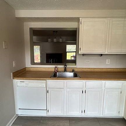5th image of 10802 Beech Creek Dr