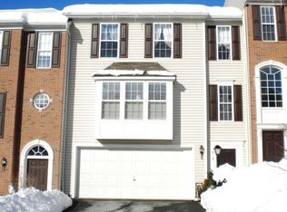 619 Village Green Blvd E, Mars, PA 16046