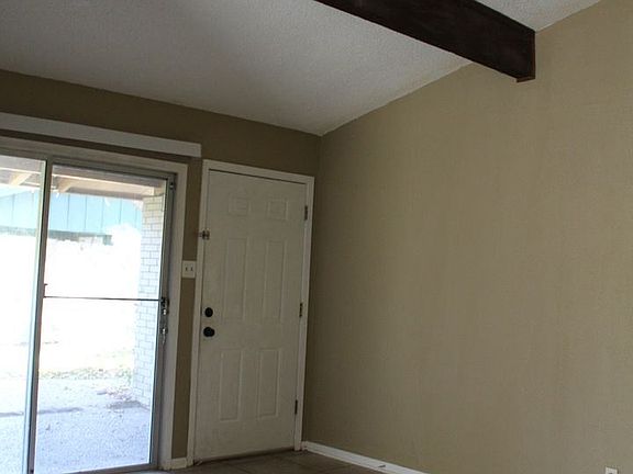 4th image of 416 Skyline Ave #B