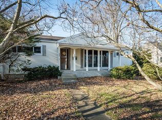 646 S Finley Rd, Lombard, IL 60148