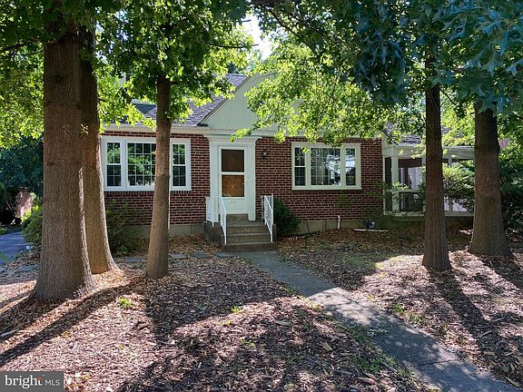 3rd image of 1017 Concord Ave