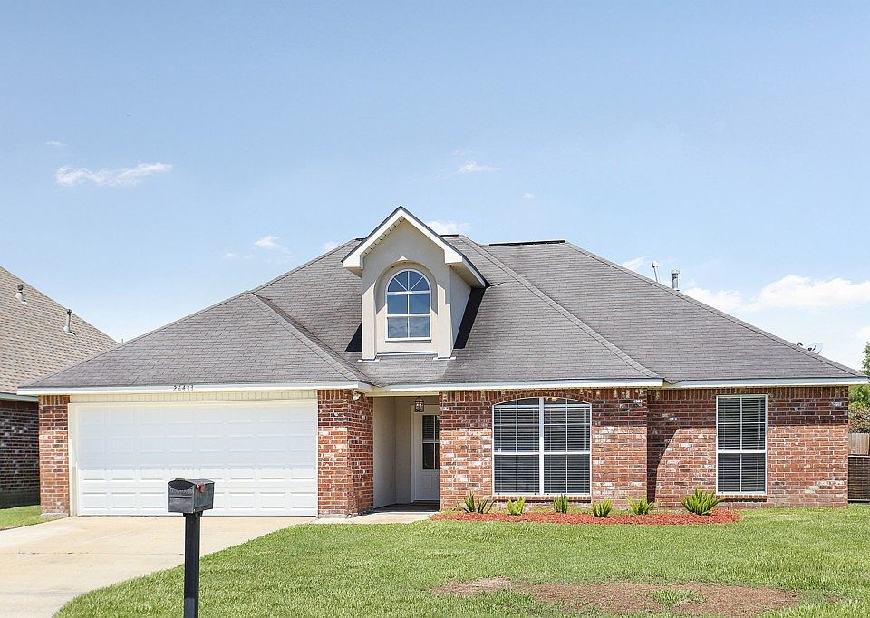 1st image of 26433 Maplewood Dr
