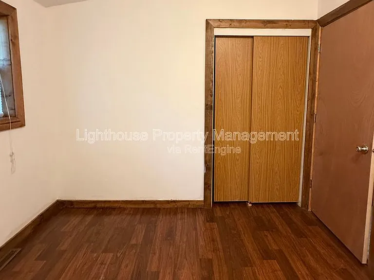 8118 Howard St — Photo 9