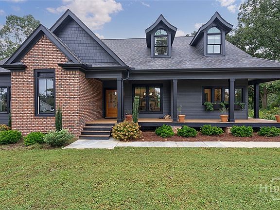 4th image of 130 Live Oak Lane