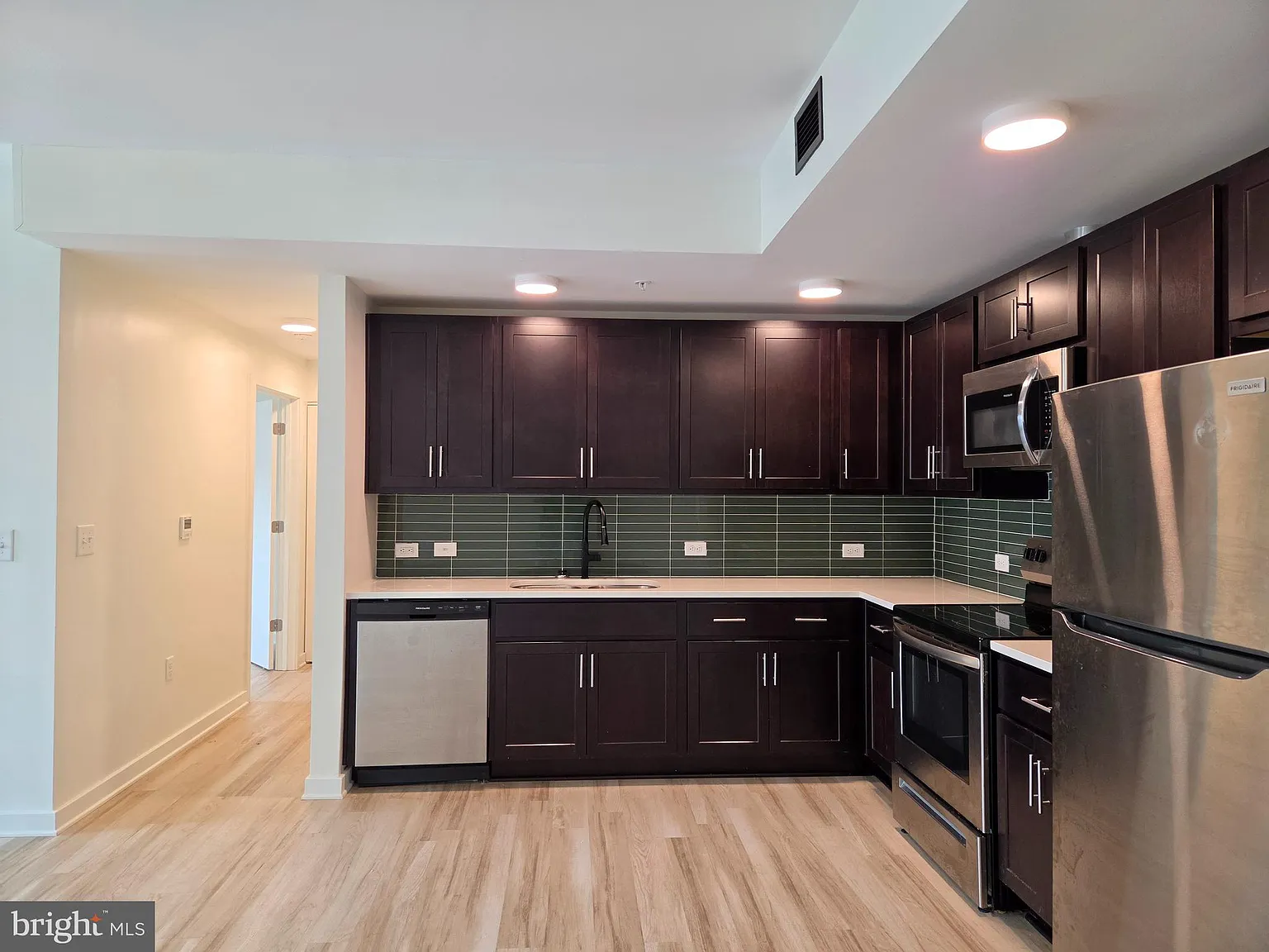 1 bed, 679 sqft, $1,800 — Photo 3