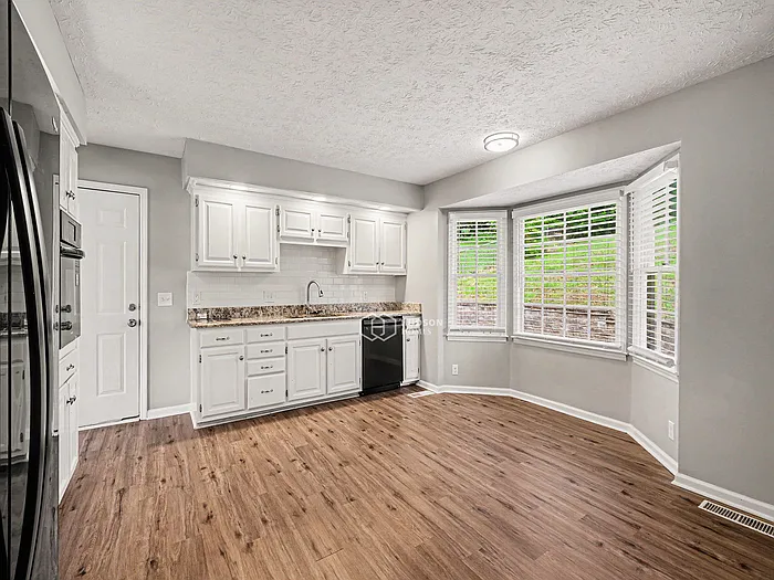 7509 Rolling River Pkwy — Photo 13