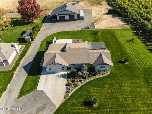 401 Mapleway Rd, Selah, WA 98942