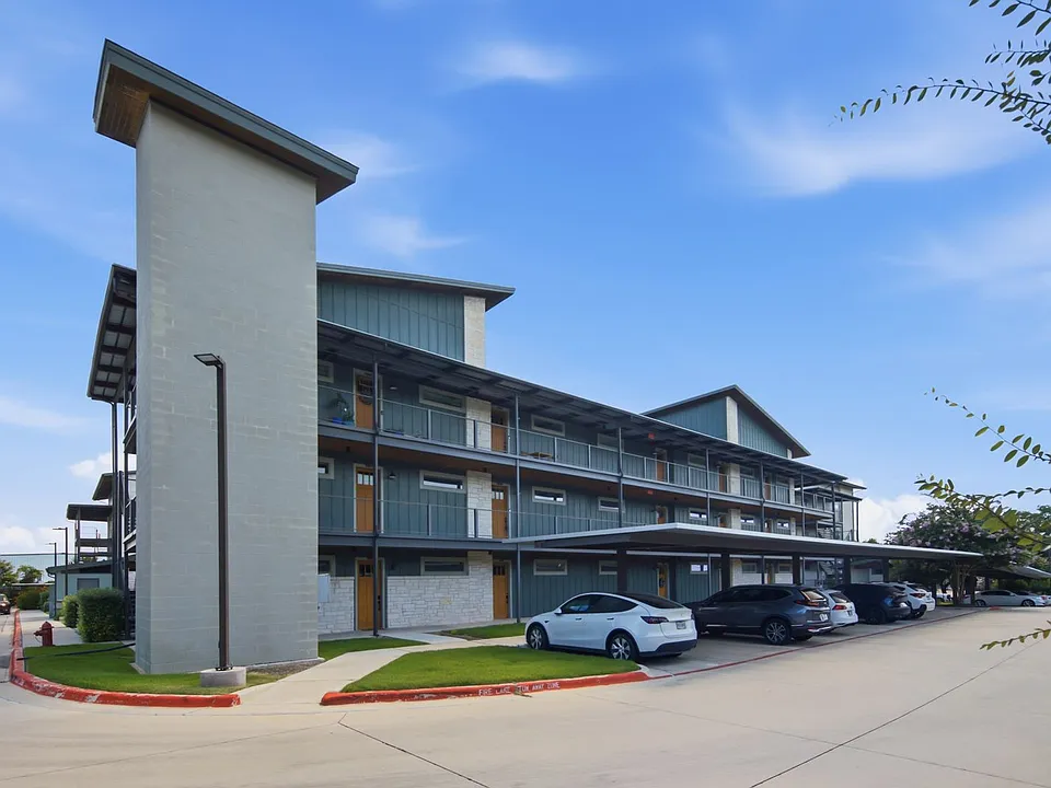 4704 Sunset Trl #3201