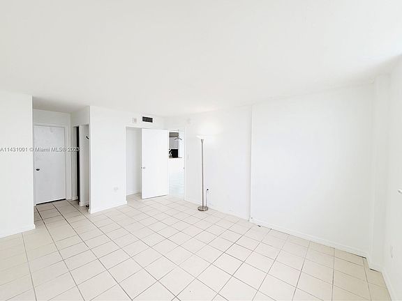 5th image of 6900 Bay Dr APT 8A