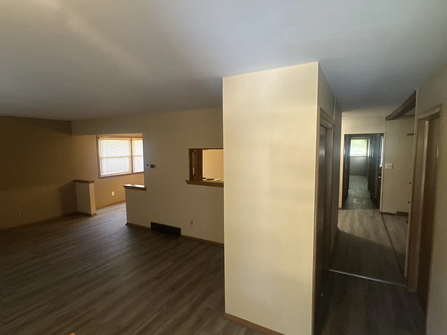 3 bed, 1.5 bath, 2033 sqft, $2,600 — Photo 4