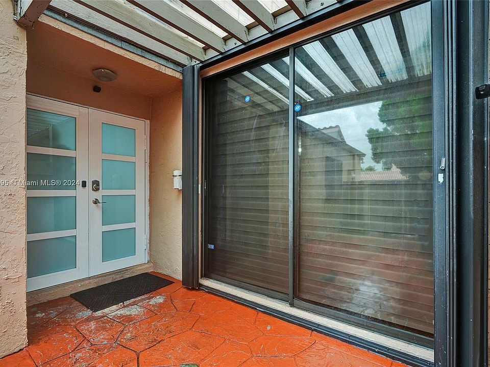 1st image of 20633 NE 7th Ct