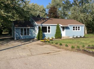 1170 E Pontaluna Rd, Spring Lake, MI 49456