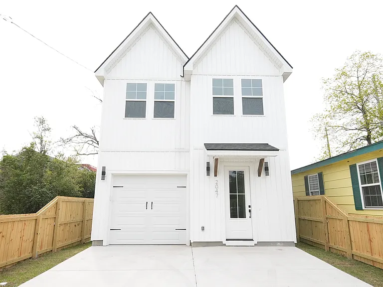 2047 Forest Ave — Photo 18