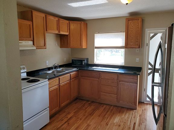 4th image of 2430 N John Young Pkwy APT 3