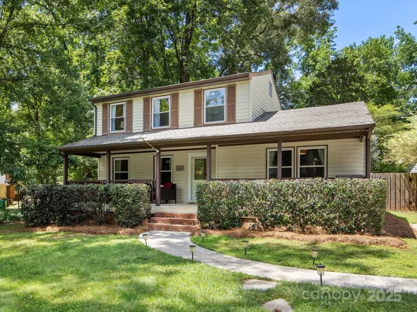911 Munday Ct, Charlotte, NC 28270