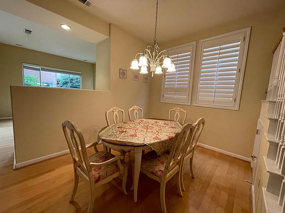4th image of 436 Whisman Park Dr