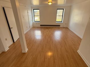 930 New Market St APT 2, Philadelphia, PA 19123