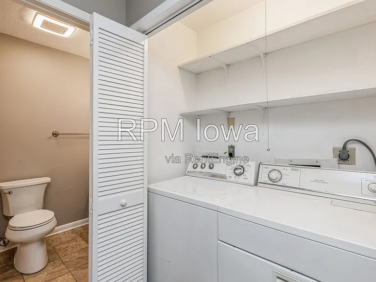 2079 NW Hickory Ln — Photo 13