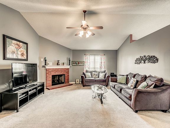 3rd image of 1837 Cherry Creek Dr