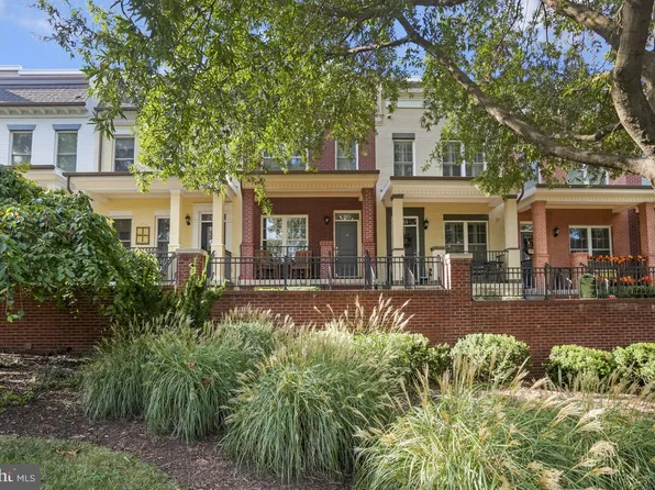 563 Regent Pl NE, Washington, DC 20017