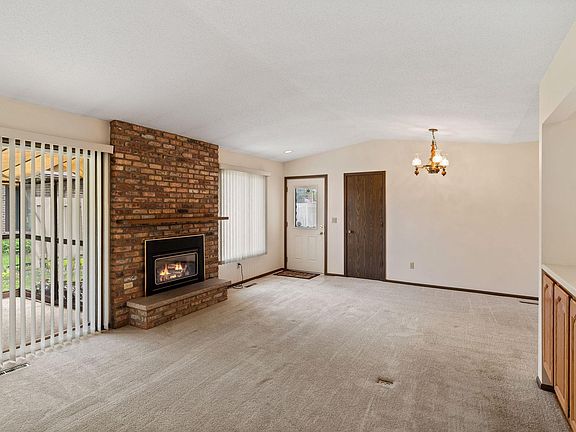 4th image of 1155 Xene Ln N