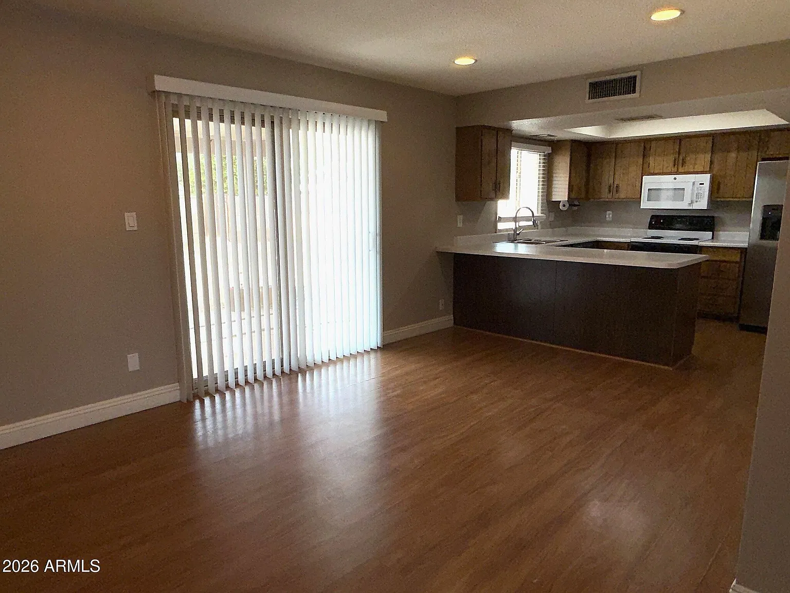 3 bed, 2.0 bath, 1330 sqft, $1,890 — Photo 4