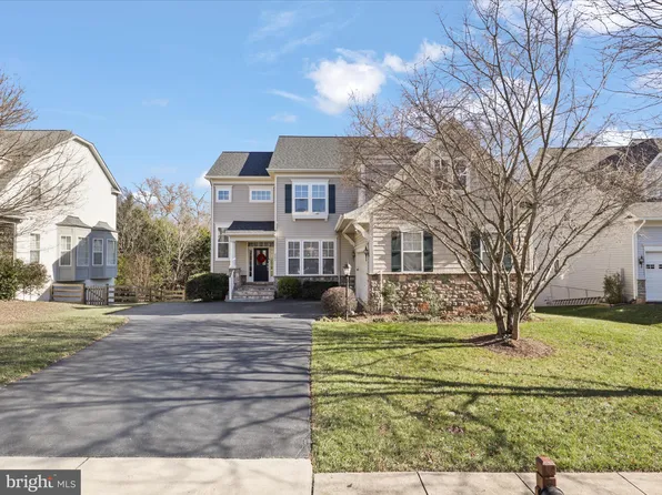 9334 Falling Water Dr, Bristow, VA 20136