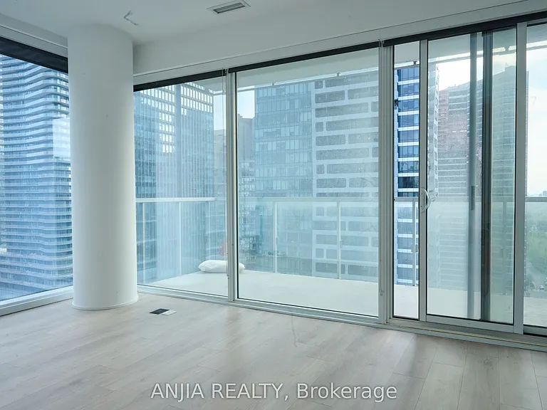 3 Gloucester St #1909 — Photo 2