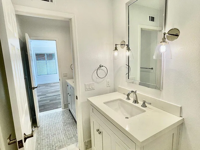 77 San Raphael — Photo 25