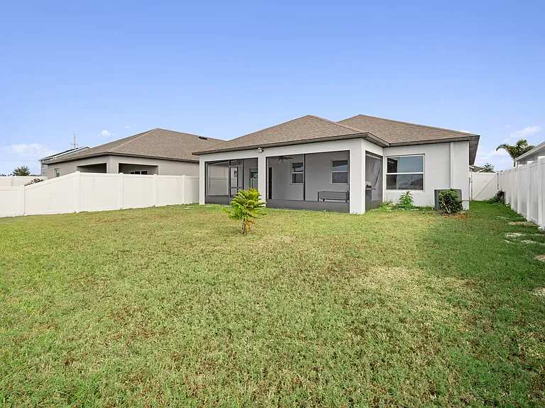 4819 Windy Hammock Way — Photo 35