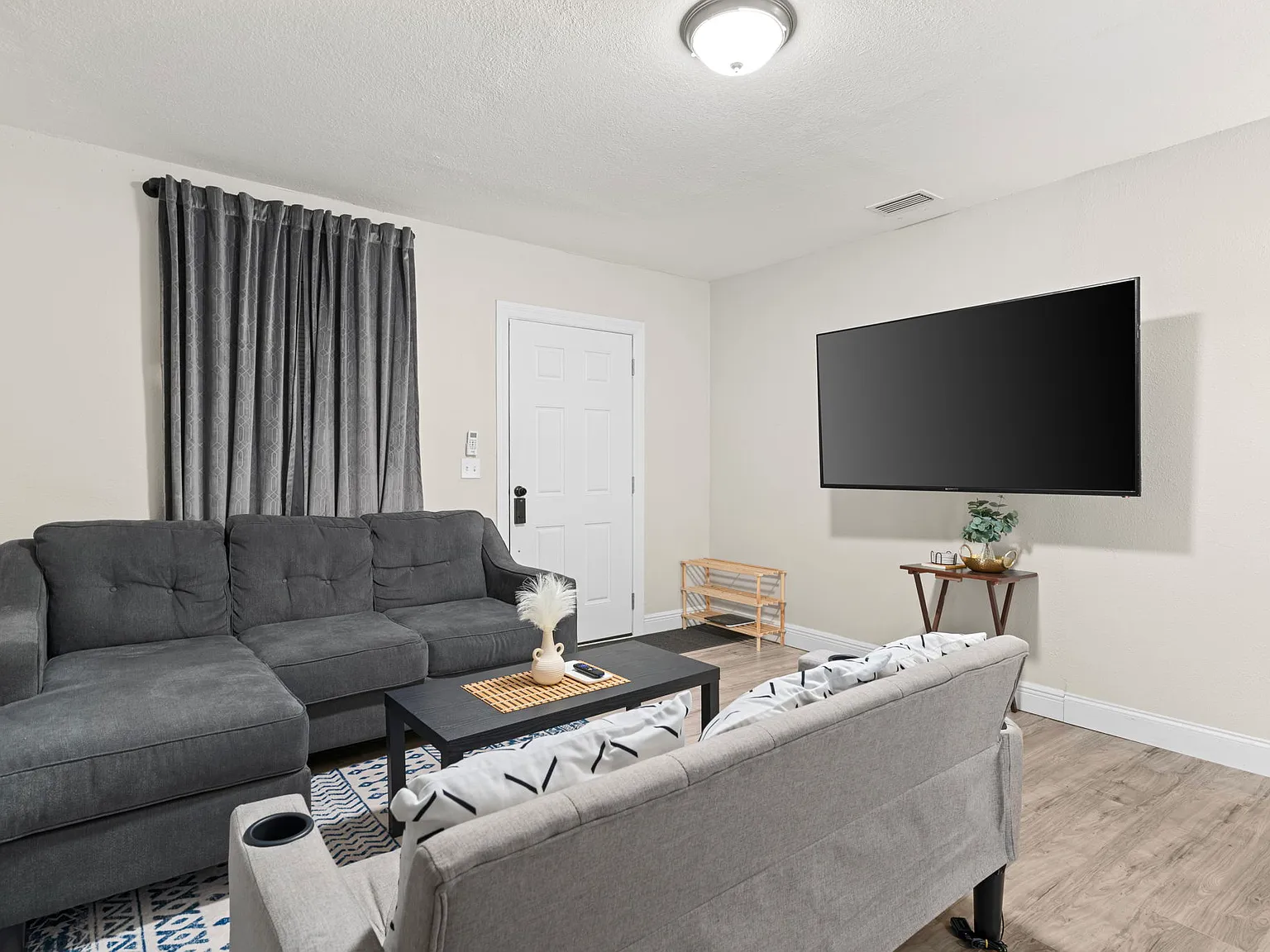 2 bed, $2,250 — Photo 4