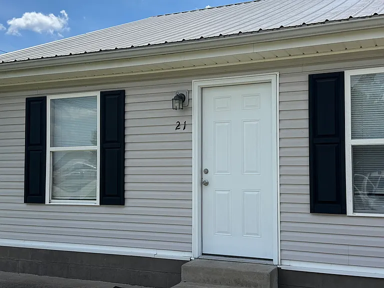 205 Anthony Ln #21 — Photo 2