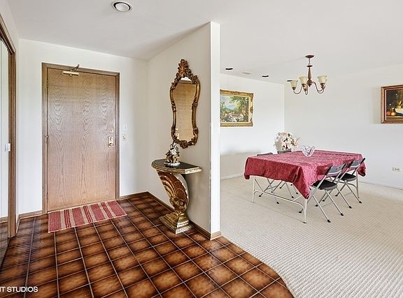 3rd image of 7201 N Lincoln Ave APT 408