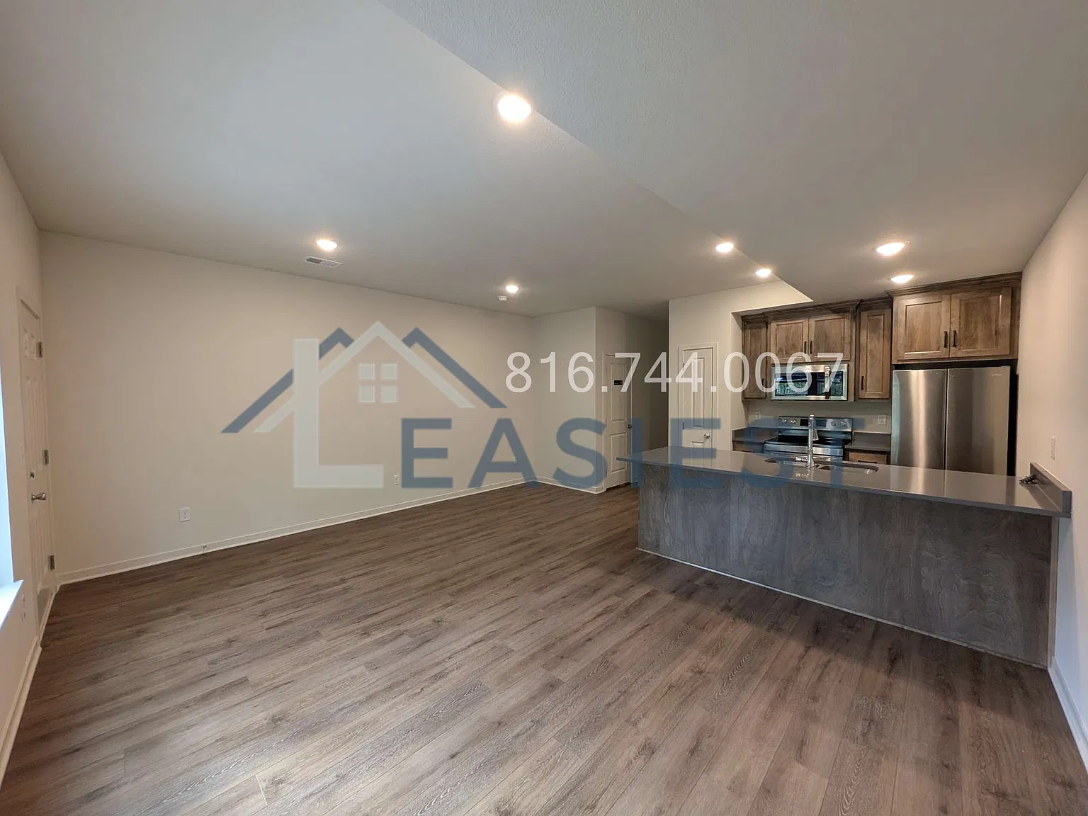 3 bed, 2.5 bath, 1400 sqft, $1,700 — Photo 3